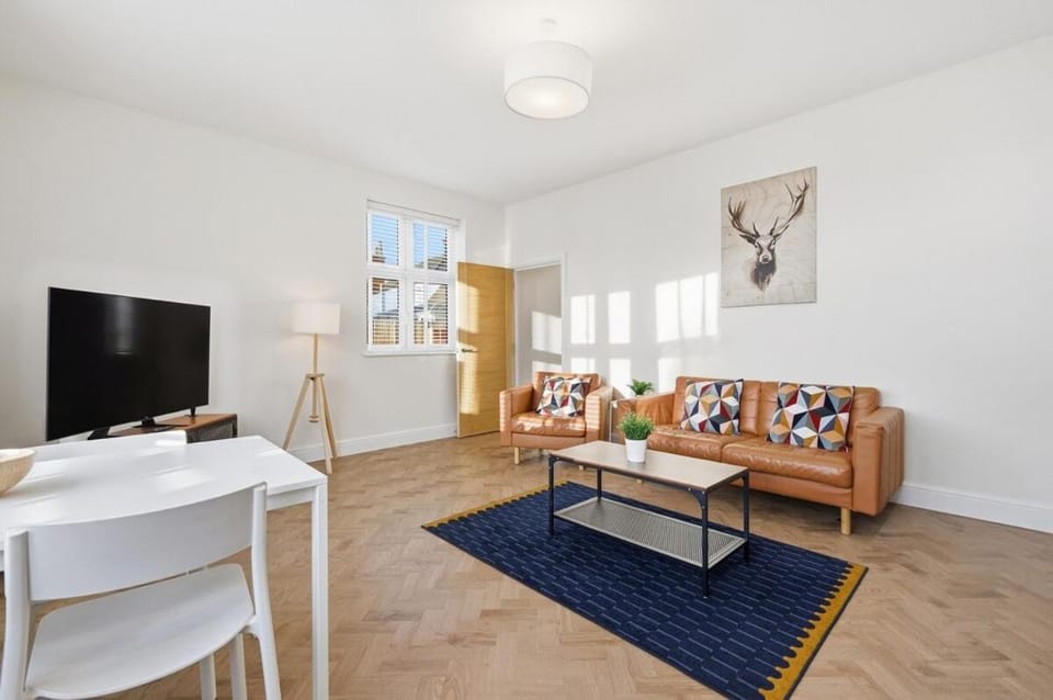 The Royal Apartments 4 -Flat for Work & Pets Apartment in Tendring District