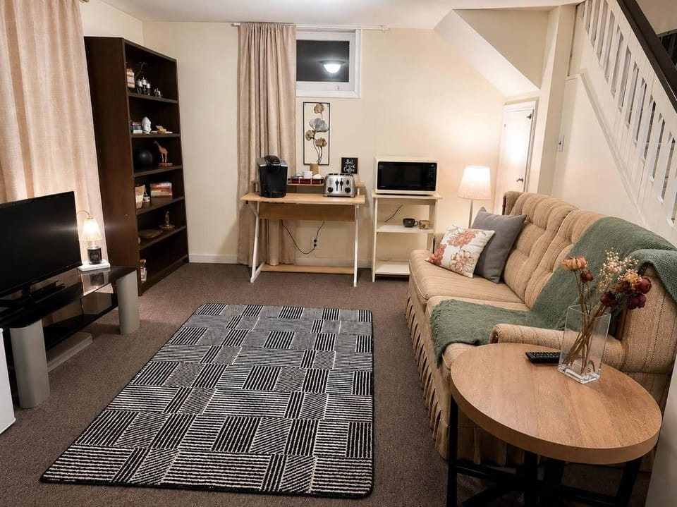 Coffee/tea facilities, Living room, microwave, toaster