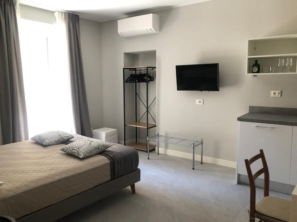 TV and multimedia, Bedroom, air conditioner