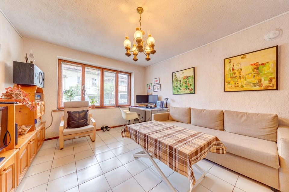 1-Bedroom Garden Flat Apartment in Bulgaria