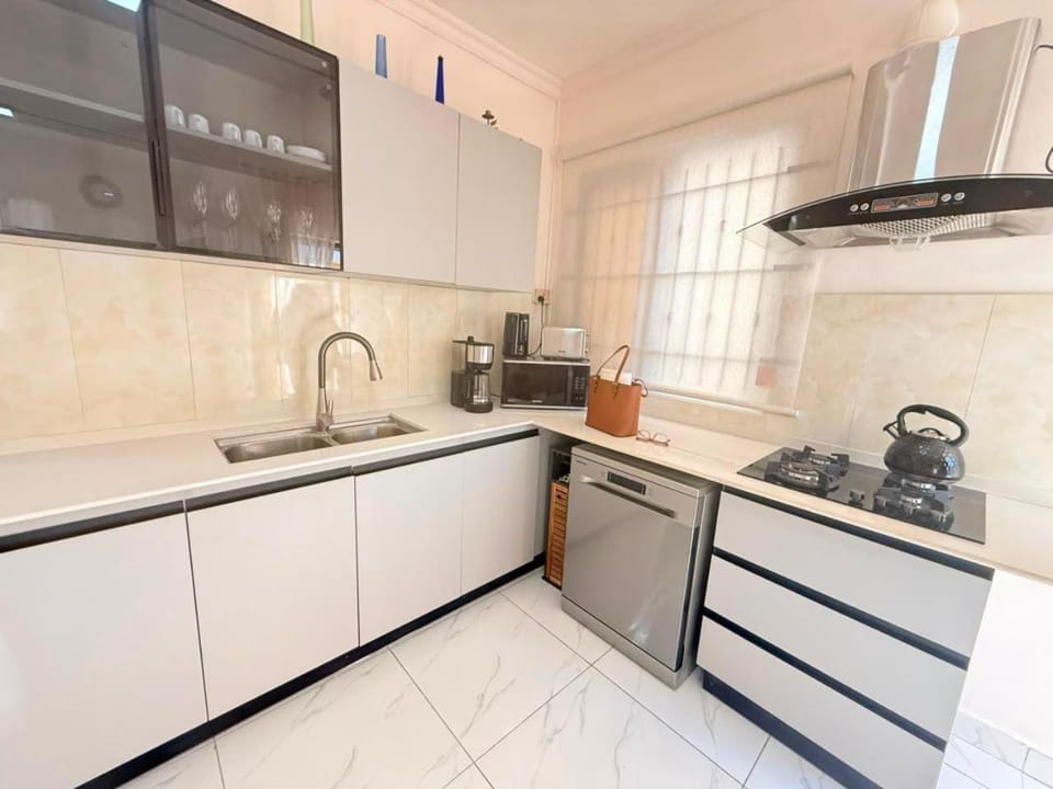 Coffee/tea facilities, Kitchen or kitchenette