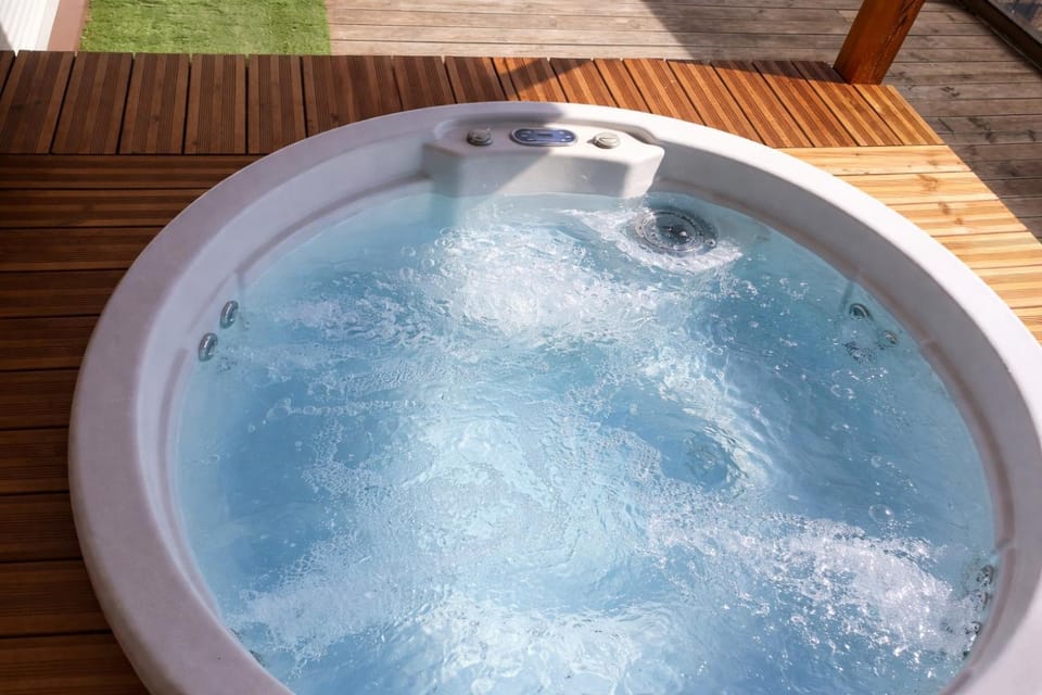 Hot Tub, Spa and wellness centre/facilities