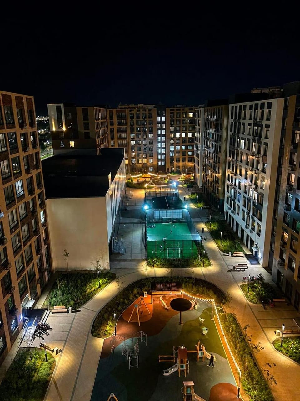 Property building, Night, Neighbourhood, Bird's eye view, City view, Street view, Location, Parking