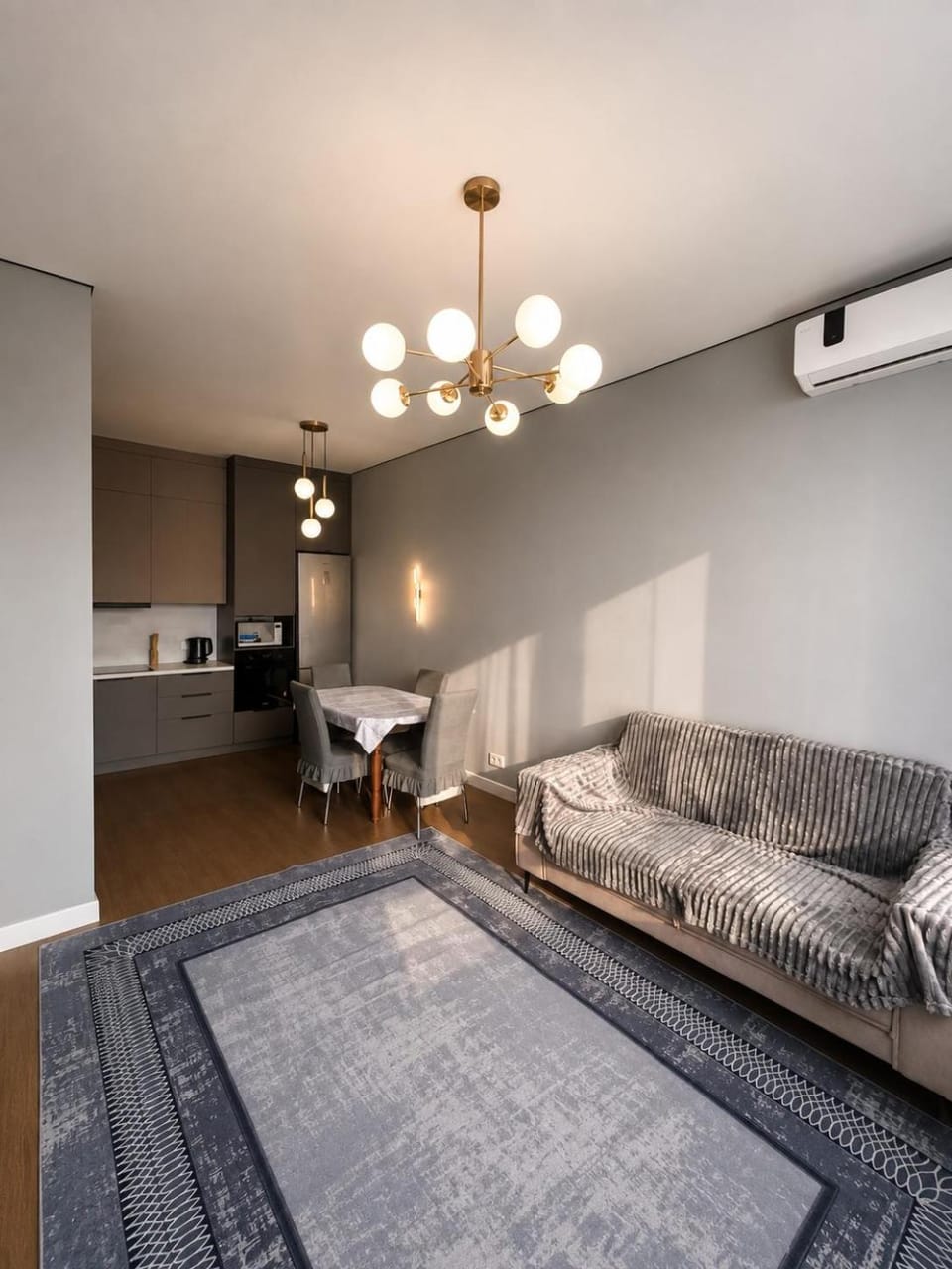 Bed, Kitchen or kitchenette, Living room, Photo of the whole room, Seating area, Dining area, Bedroom