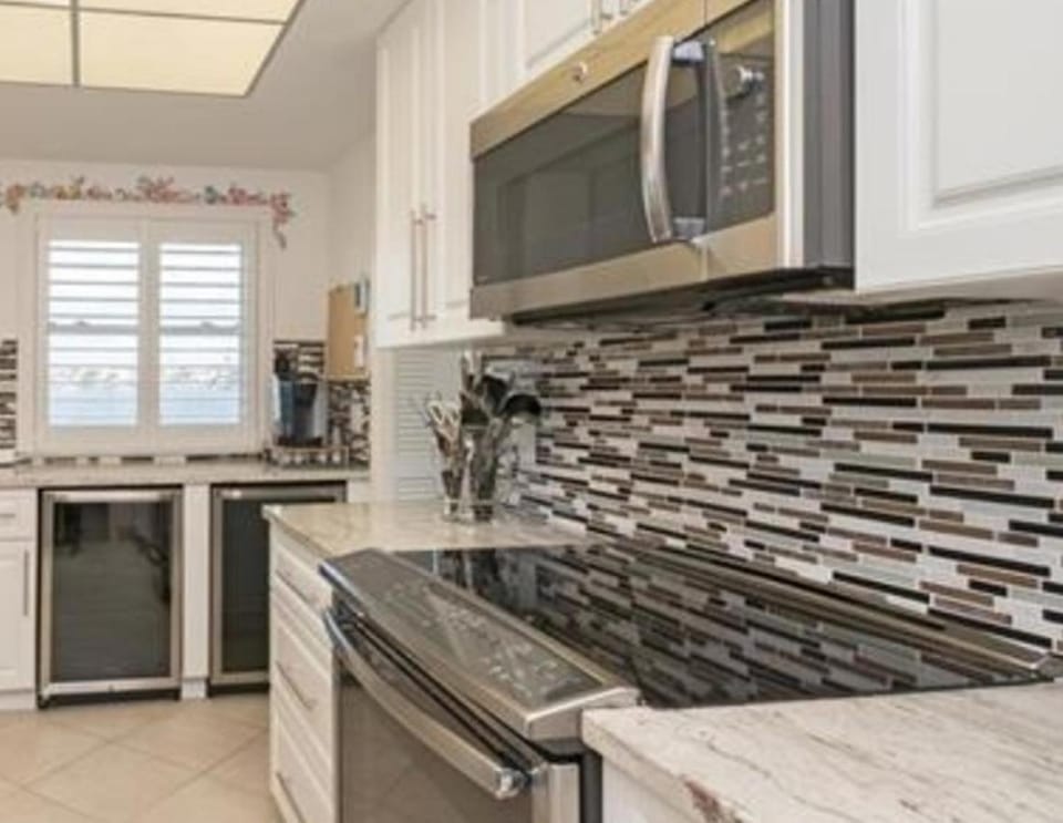 Three Bedroom Bayfront Retreat Near the Beach Apartment in Naples