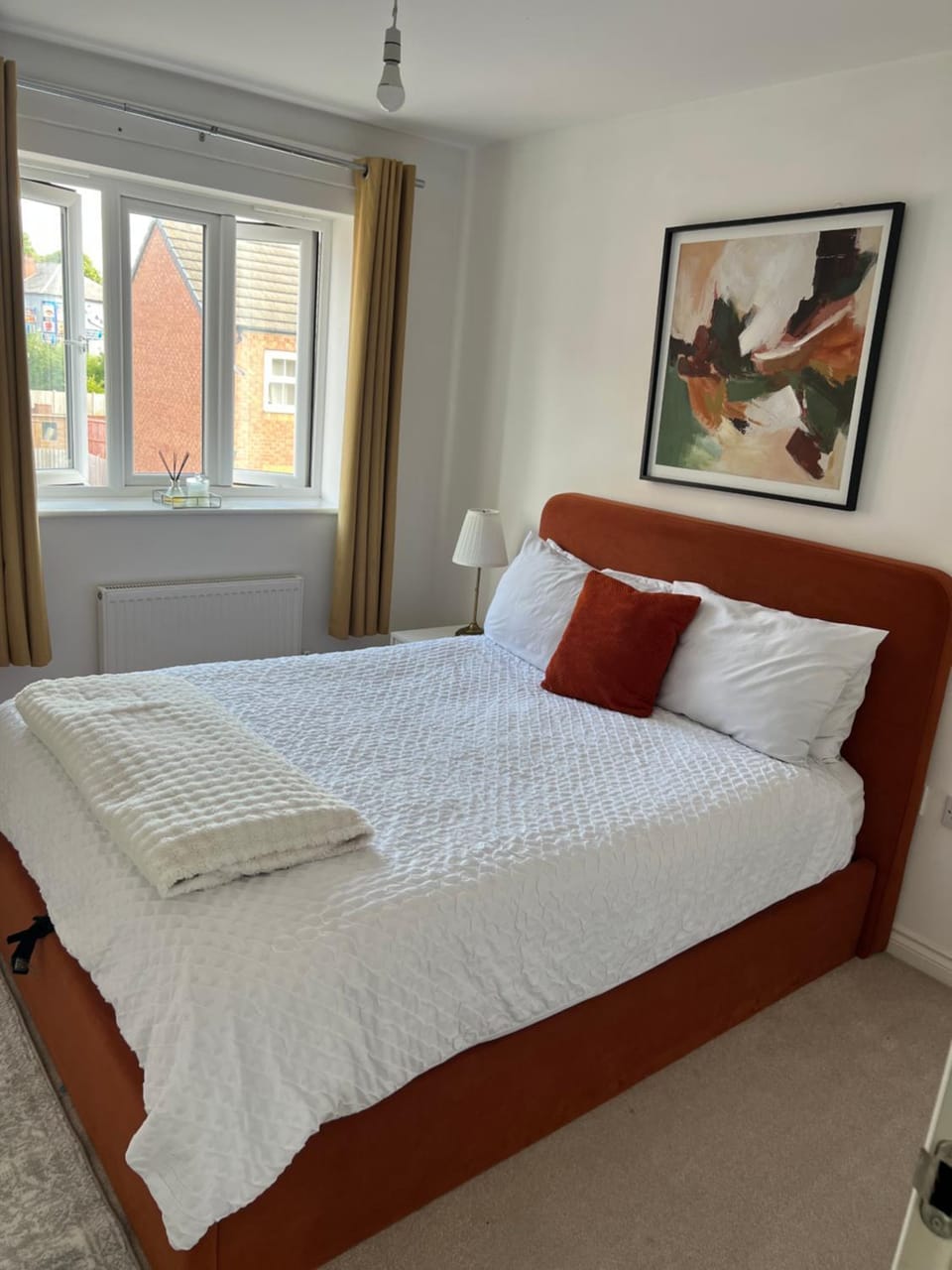 Bed, Photo of the whole room, Bedroom