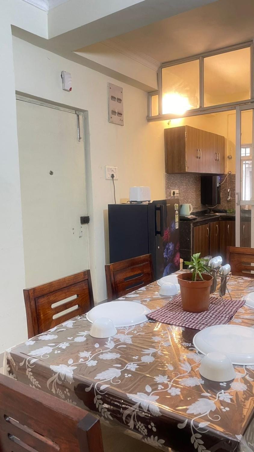 Elegant 4 Bedroom House 1st floor full flat Apartment in Kolkata