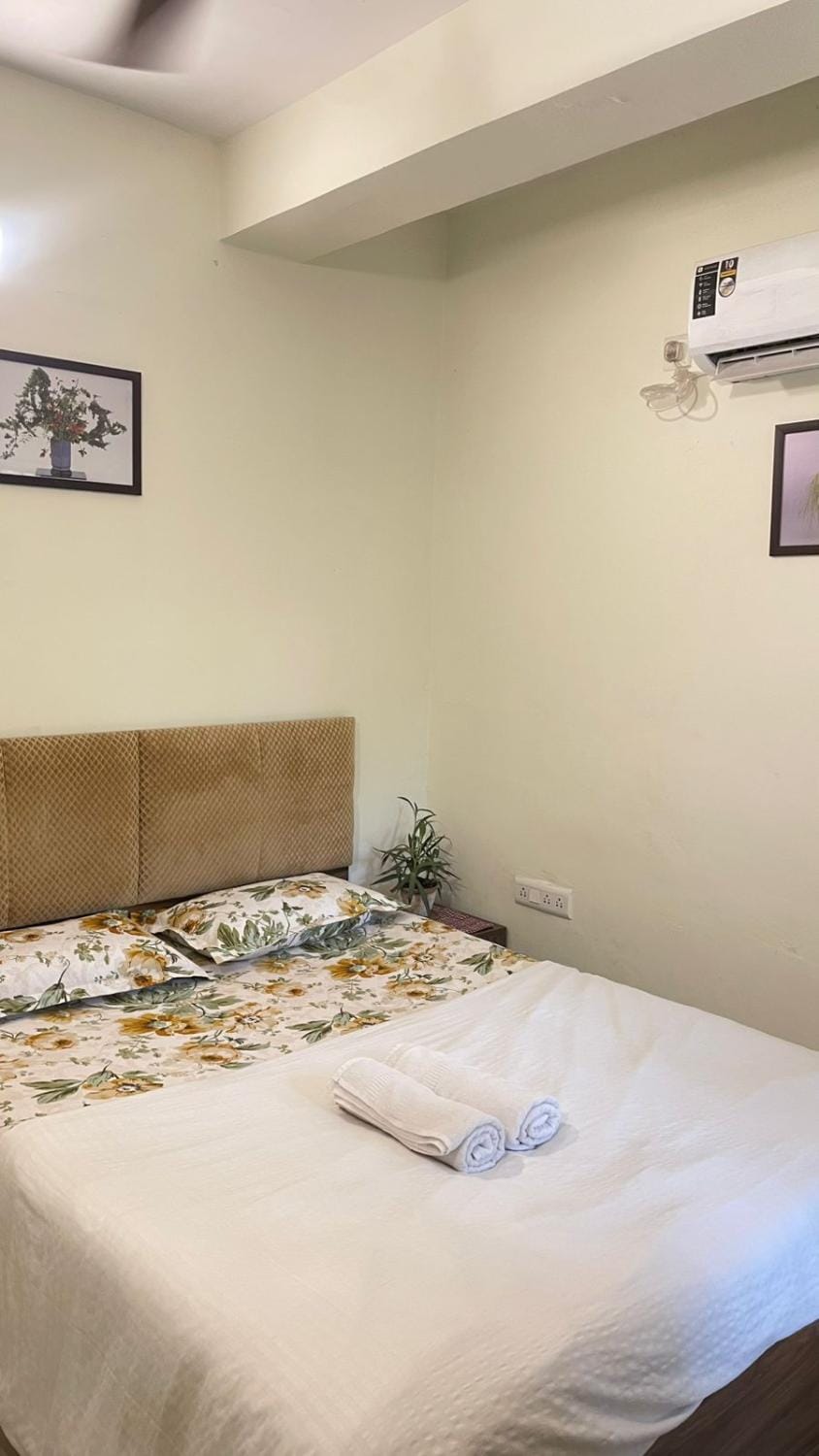 Elegant 4 Bedroom House 1st floor full flat Apartment in Kolkata