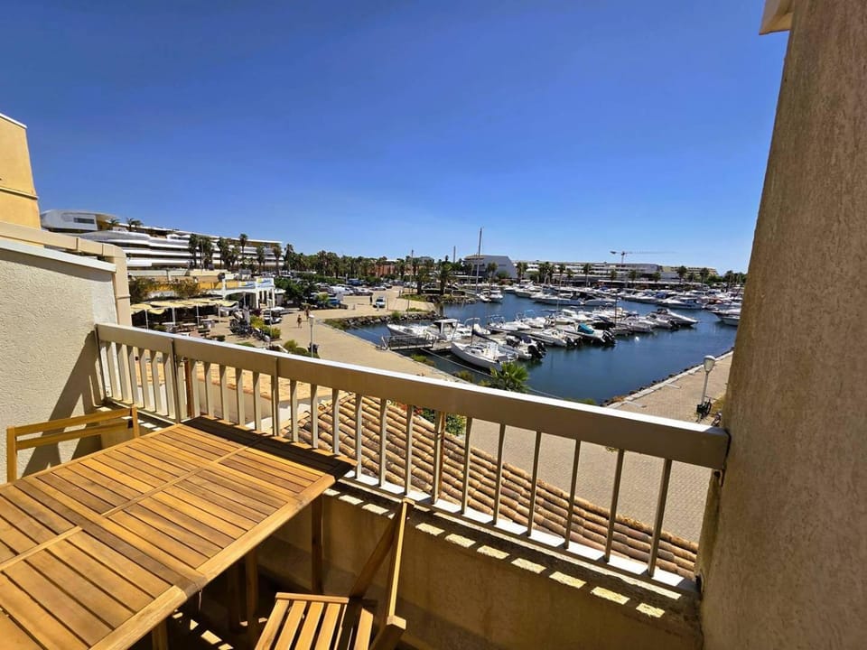 697 Appartement Studio mezzanine Résidence Port Soleil Apartment in Agde