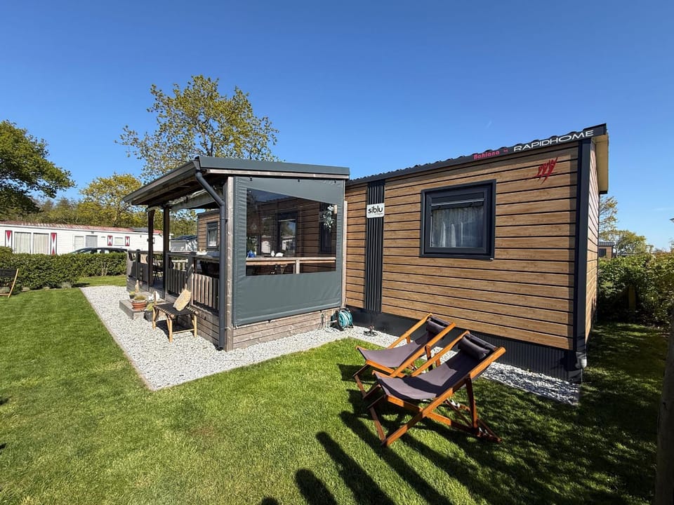 Property building, Garden, Garden view, sunbed