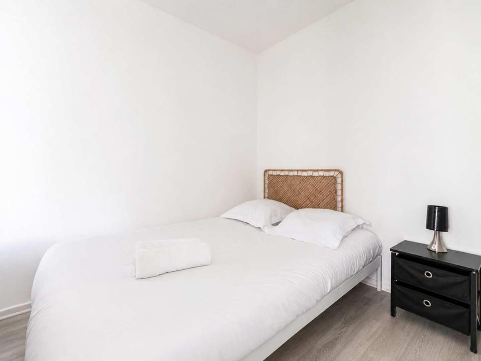 Cosy Studio - Terrace & Parking - Close to Paris Apartment in Drancy
