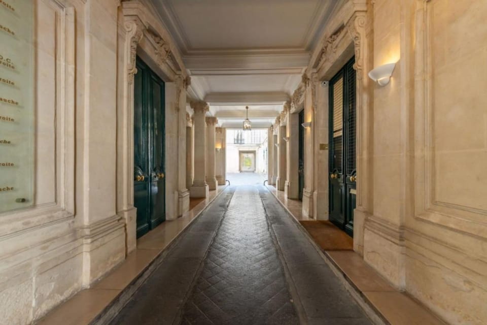Duplex, Paris 8 Apartment in Paris