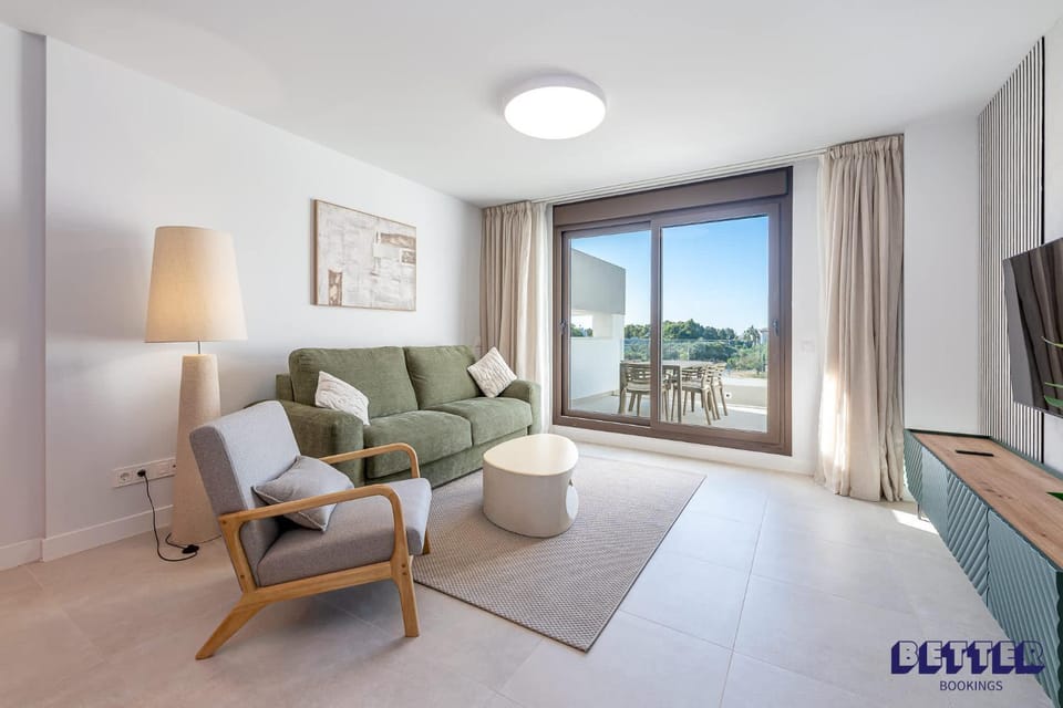 Casa Naya - Modern 2BDR Apt Garage Pool Gym Apartment in Costa del Sol