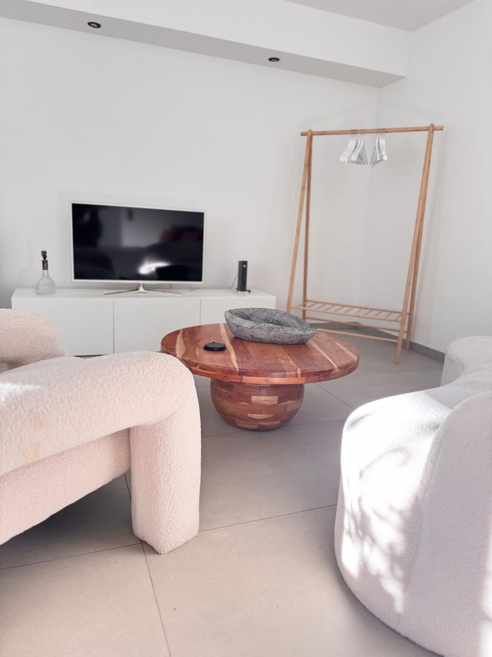 TV and multimedia, Living room, Photo of the whole room, Seating area