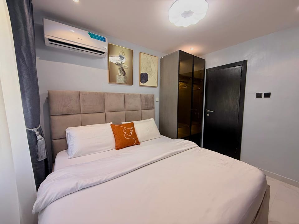Cozy 1 bedroom Apartment - 5 mins drive to Eko Hotel Apartment in Lagos