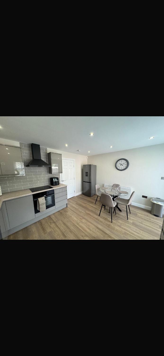 Leeds, modern house, sleeps 6, close to city centre and Headingley House in Leeds