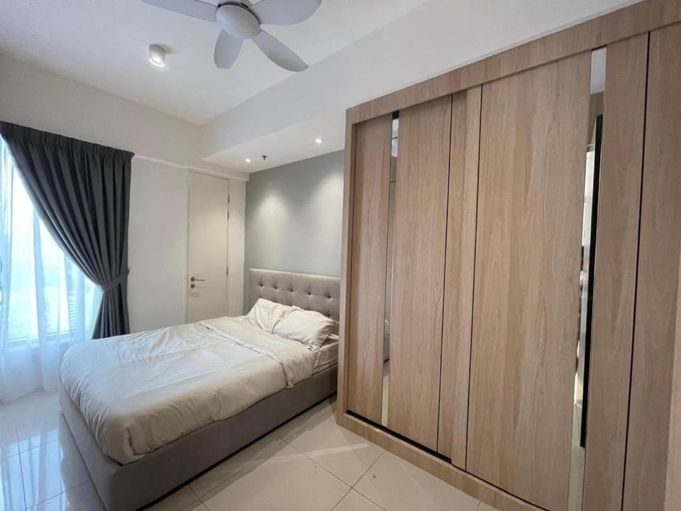 218 Tropicana 2Bedroom 2Toilet Netflix Vacation rental in George Town