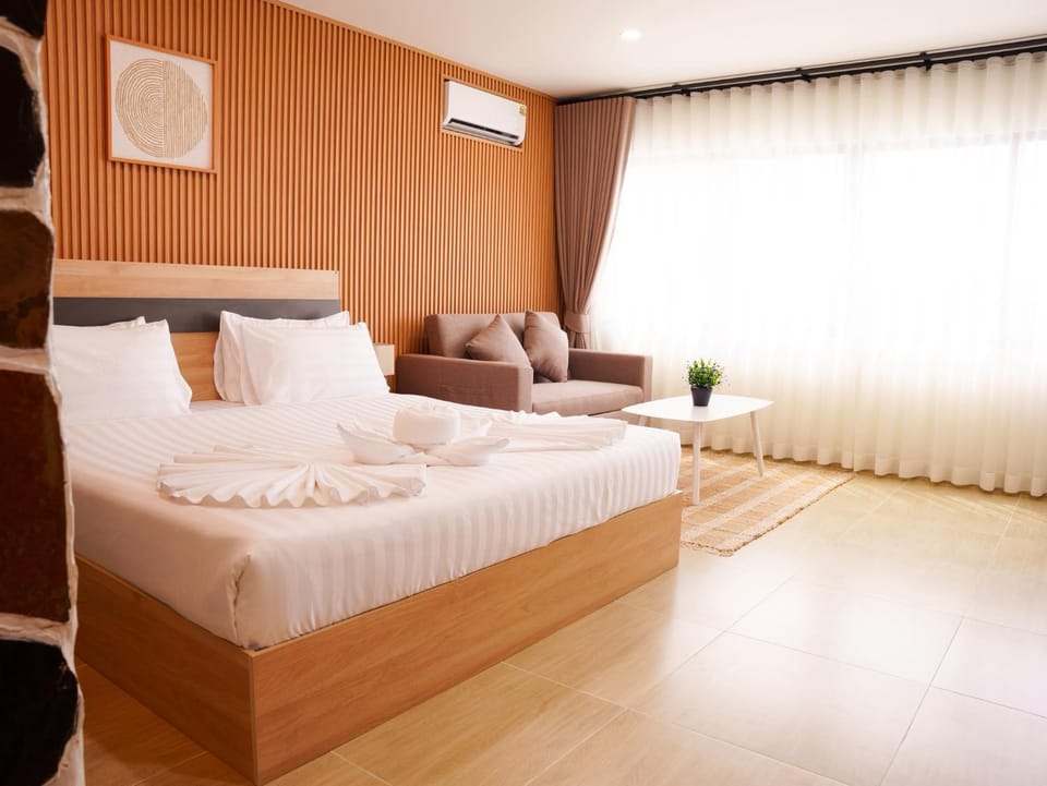 Seating area, Bedroom, air conditioner