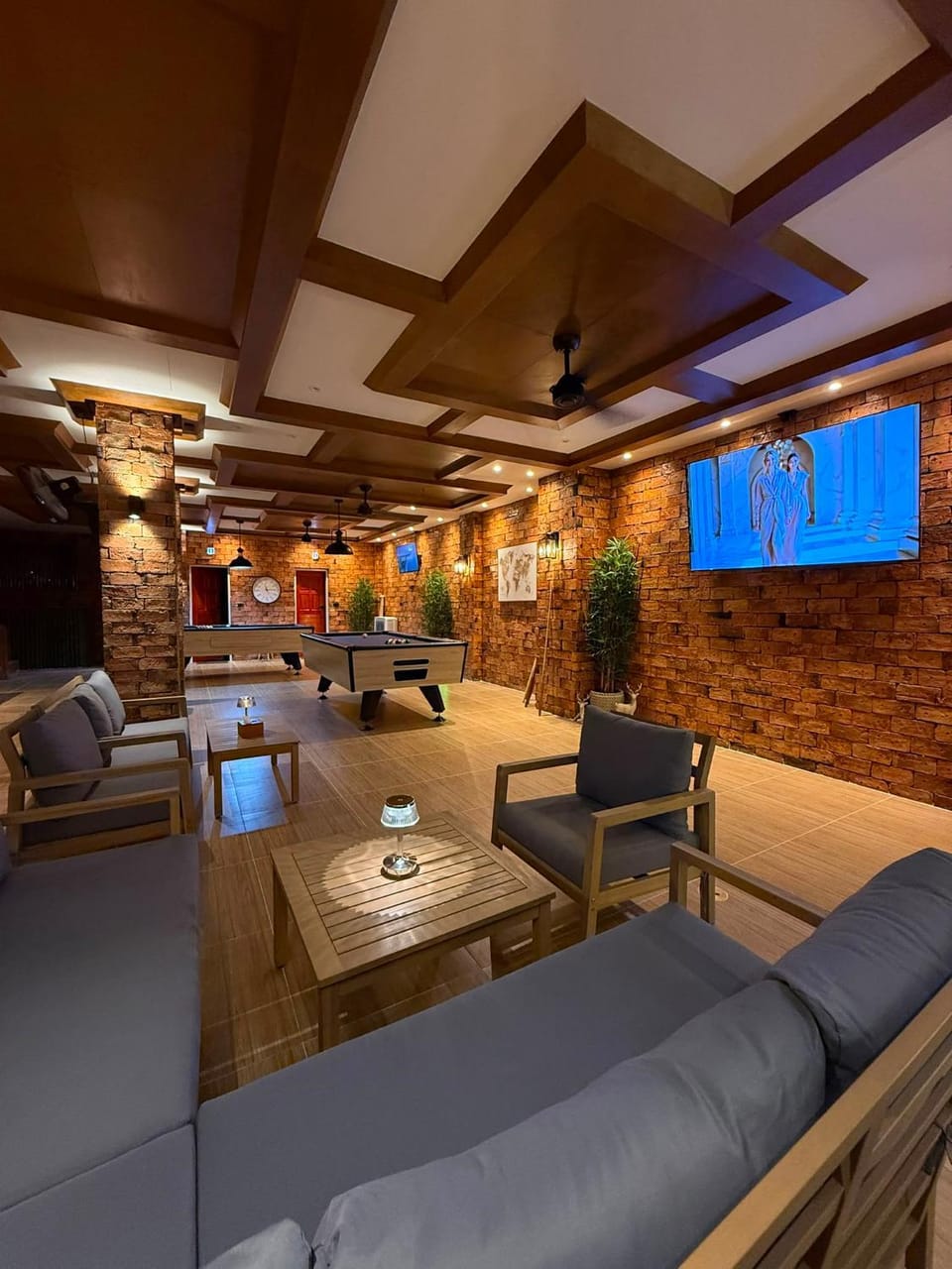 TV and multimedia, Lounge or bar, Evening entertainment