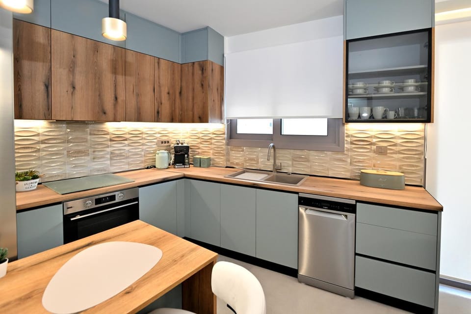 Kitchen or kitchenette, dishwasher