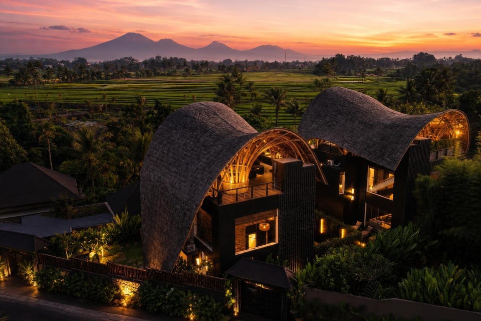Property building, Day, Natural landscape, Mountain view, Sunrise, Sunset