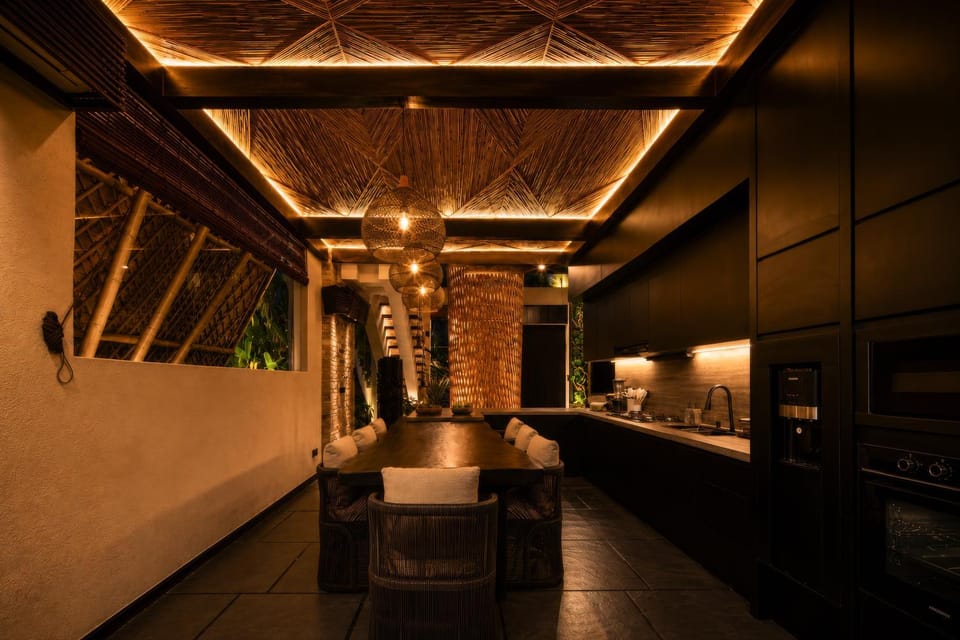 Kitchen or kitchenette, Living room, Seating area, kitchen