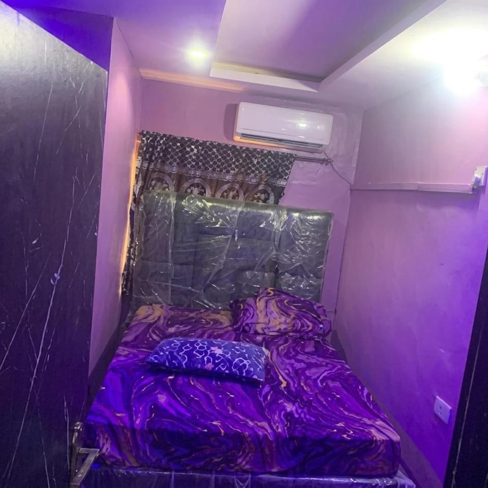 E-Lounge Hotel, Suites & Outdoor Bar Hotel in Lagos