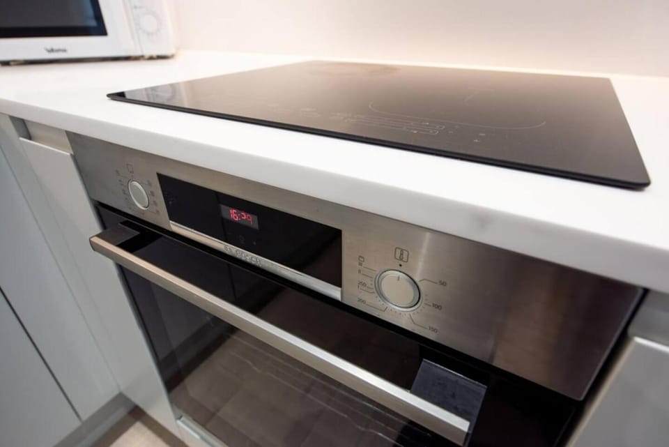 Serviced Central Flat with Parking and fast WI-FI Apartment in Brentwood
