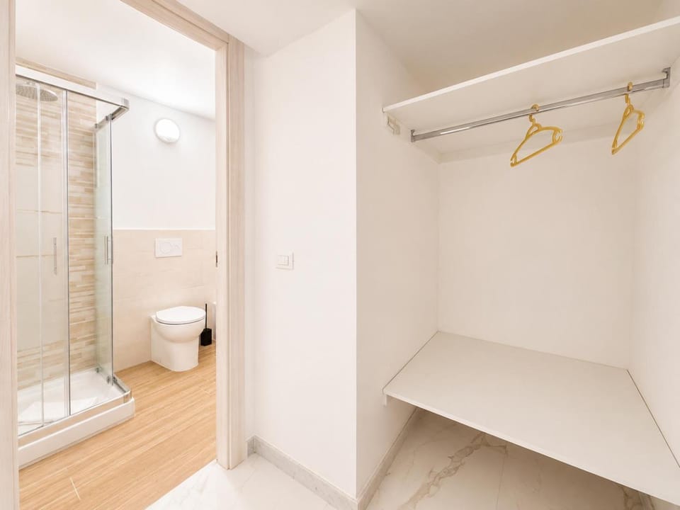 Business Carignano Rooms Bed and Breakfast in Genoa