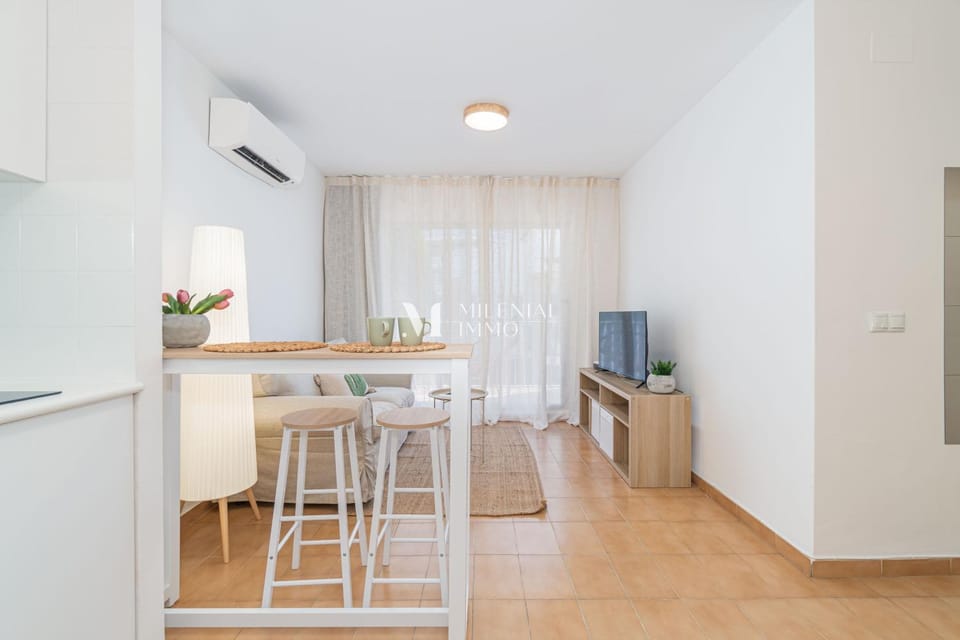TV and multimedia, Living room, Dining area, air conditioner