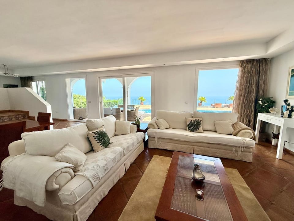 Private pool, sea views, near beach Villa in Costa del Sol