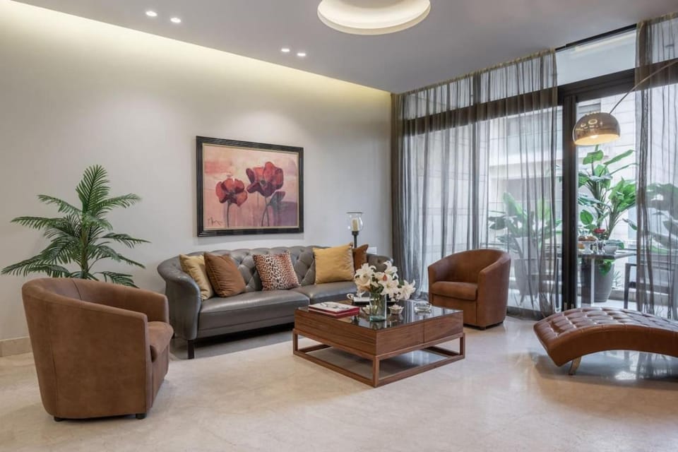 Lovely 2 Bed Home in Downtown Apartment in Africa