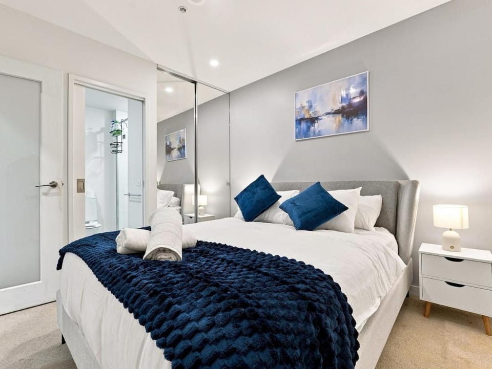 Stunning Sky-High Views - 2BR - Pool & Free Parking Apartment in Southbank