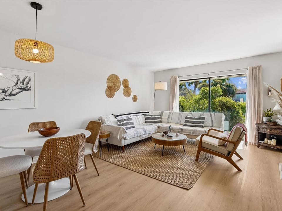 Living room, Seating area, Garden view, furniture