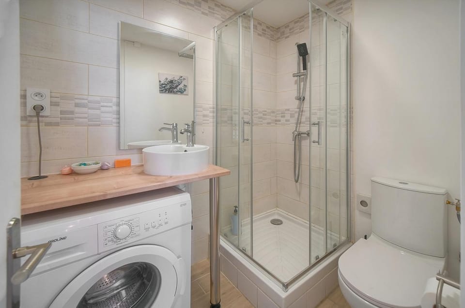 Shower, Bathroom, washing machine