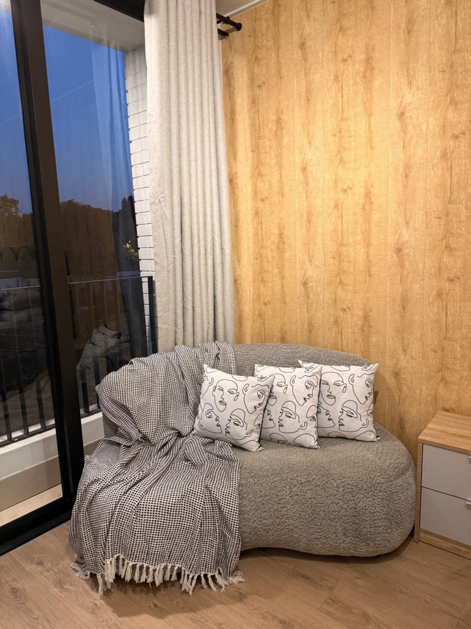 One Rosebank Chic &Cozy 1-Bedroom Stay Apartment in Johannesburg