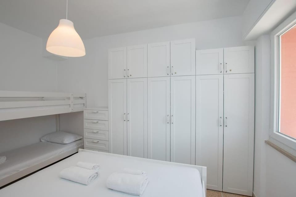 Bed, Photo of the whole room, Bedroom, towels, wardrobe