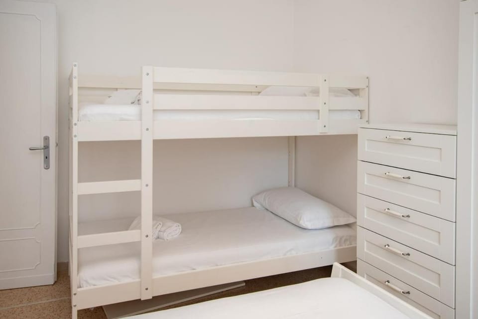 Bed, Bedroom, bunk bed