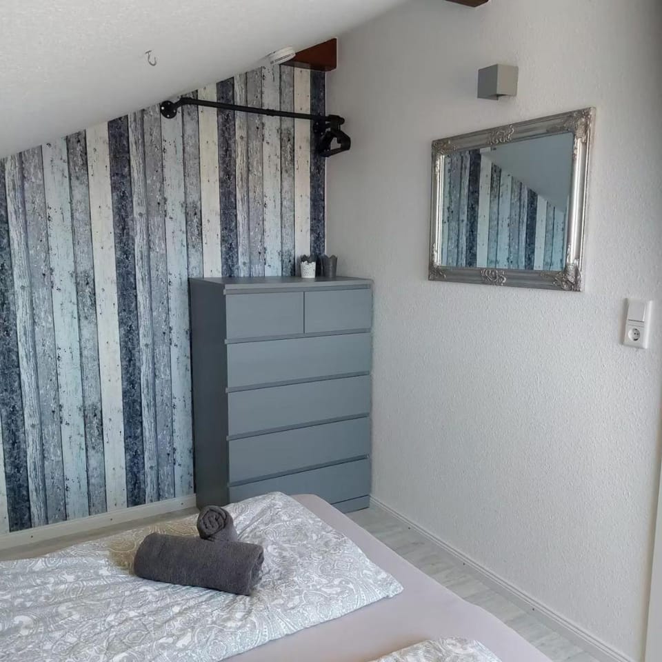 Bedroom, wardrobe
