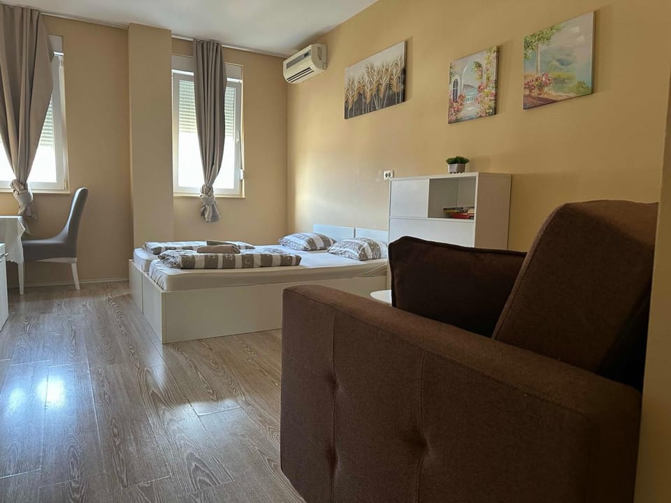 TV and multimedia, Kitchen or kitchenette, Living room, Photo of the whole room, Seating area, minibar