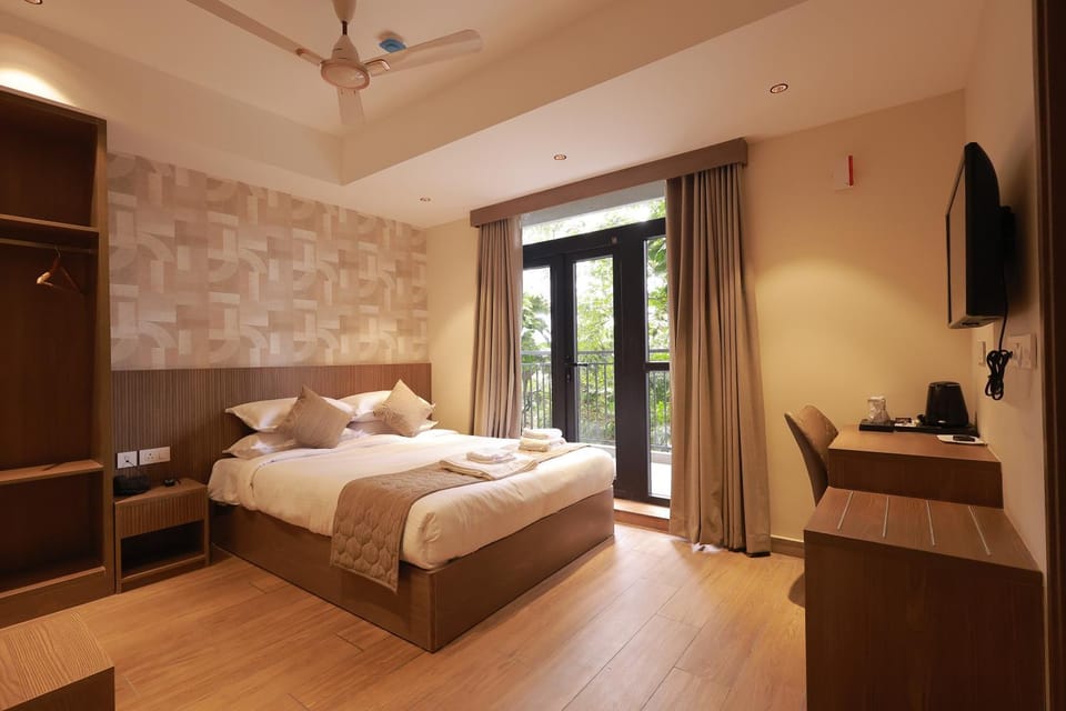 Communal lounge/ TV room, Bed, TV and multimedia, Photo of the whole room, Evening entertainment, Bedroom, wardrobe