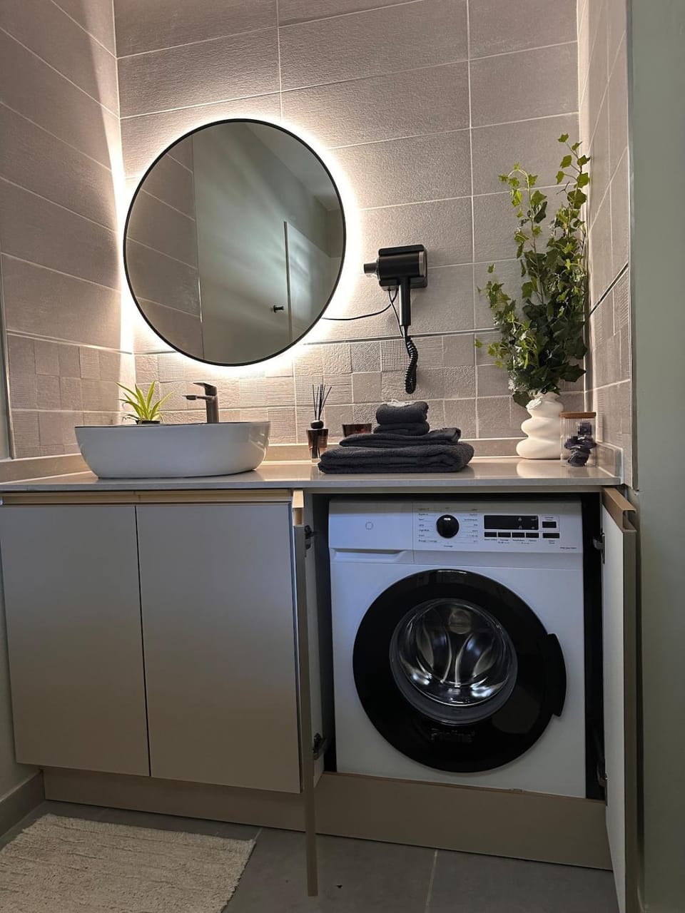 Bathroom, washing machine