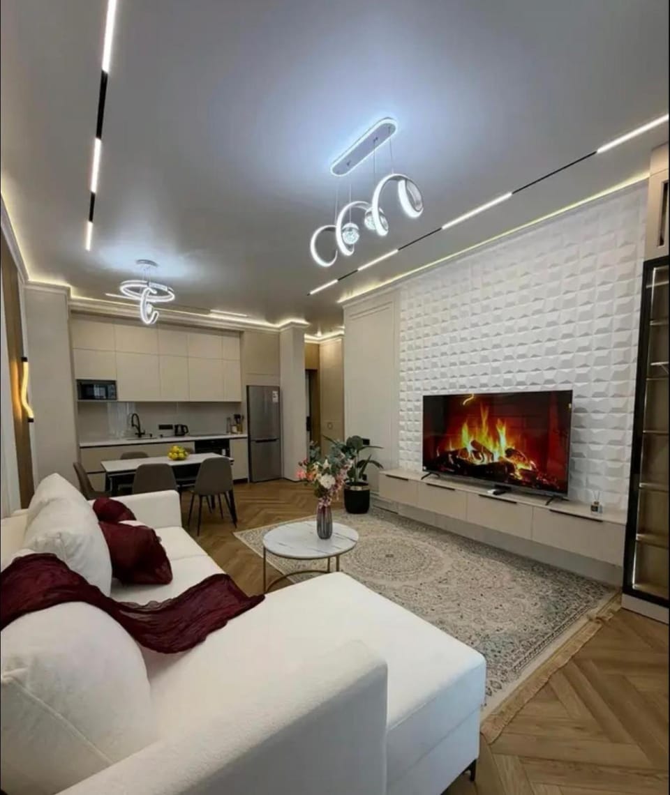 TV and multimedia, Kitchen or kitchenette, Living room, Seating area