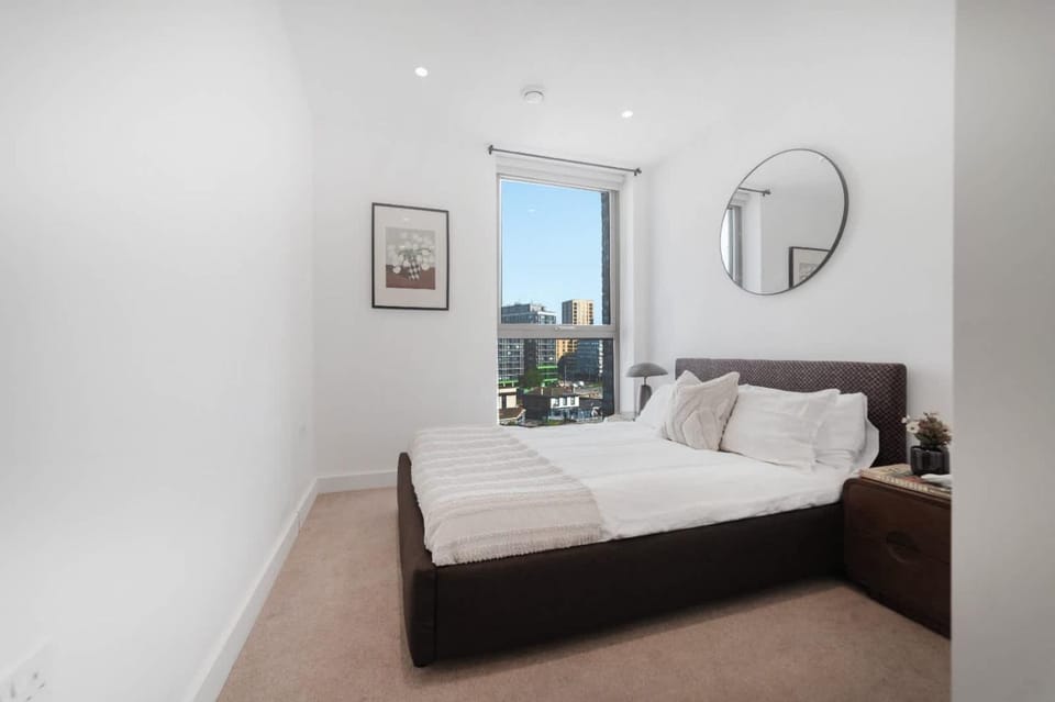 Modern 2-Bed - Fast London & Gatwick Links Apartment in Croydon