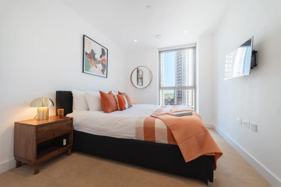Modern 2-Bed - Fast London & Gatwick Links Apartment in Croydon