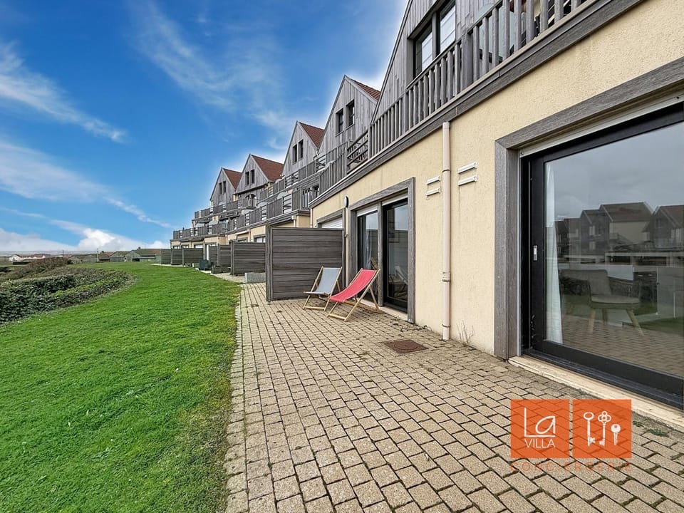 Property building, Balcony/Terrace, Balcony/Terrace, Garden view