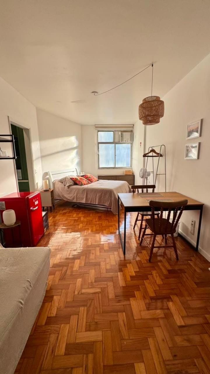 Bed, Living room, Photo of the whole room, Seating area, Dining area, Bedroom