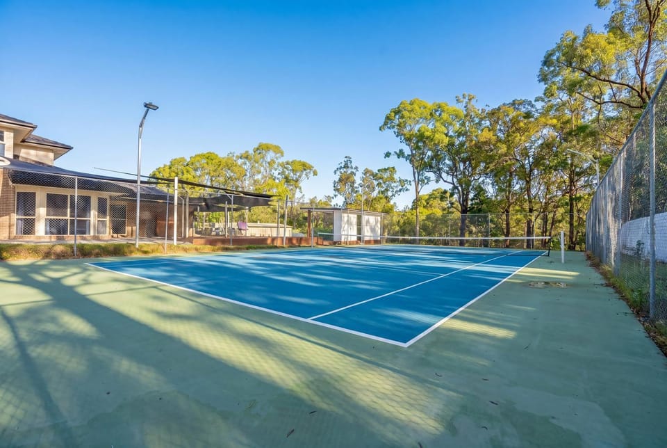 Luxury & Peaceful Waterfront Retreat Paradise Vacation rental in Oxenford