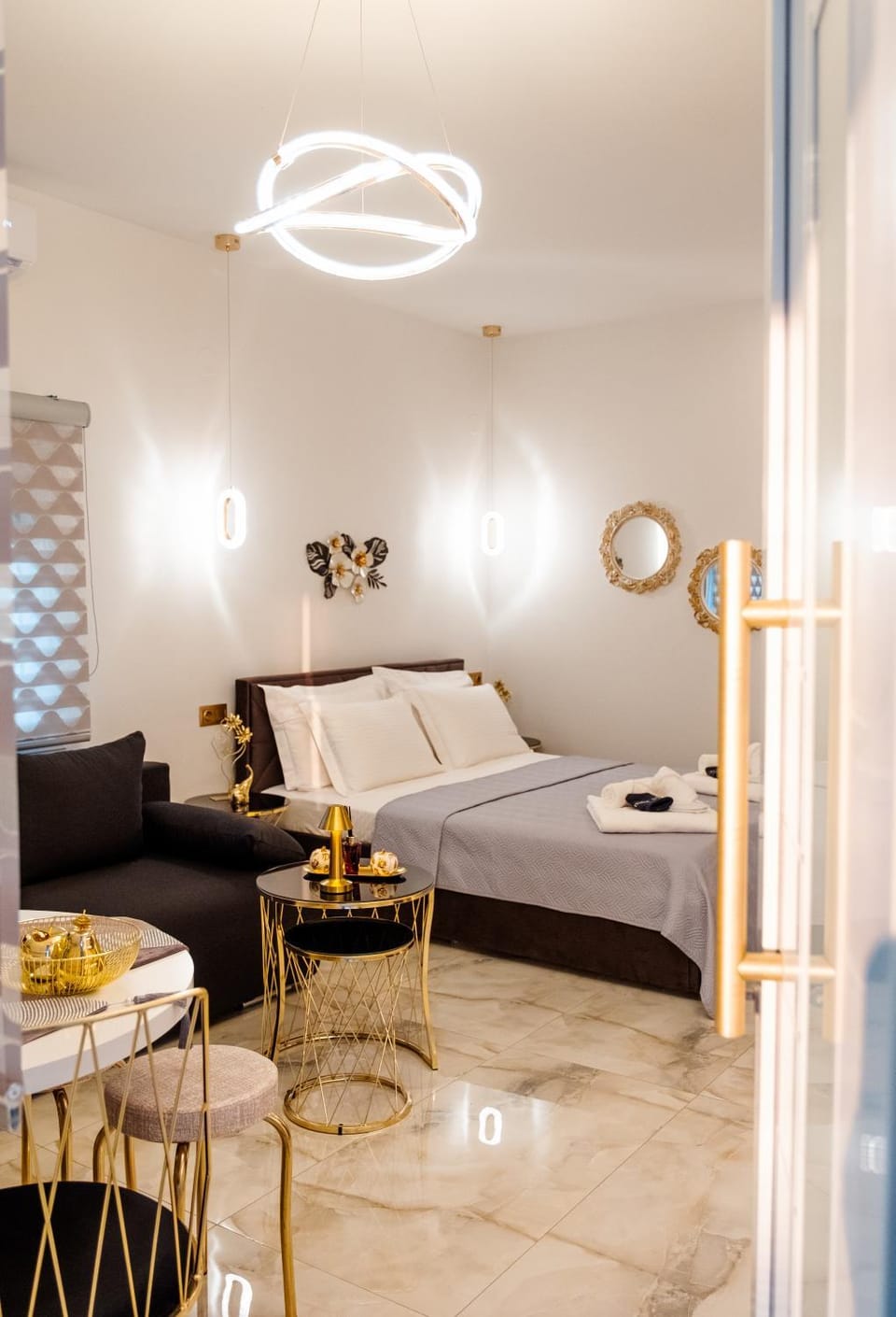 Bed, Living room, Photo of the whole room