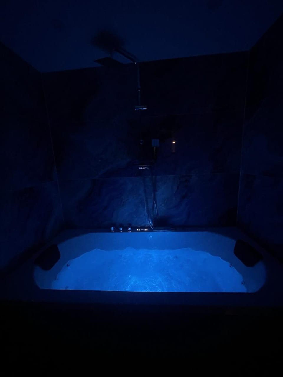 Hot Tub, Hot Tub